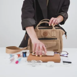 Adventurer Umhängetasche Crossbody M Santorini