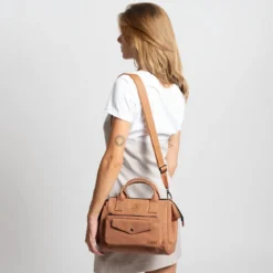 Adventurer Umhängetasche Crossbody M Moscow