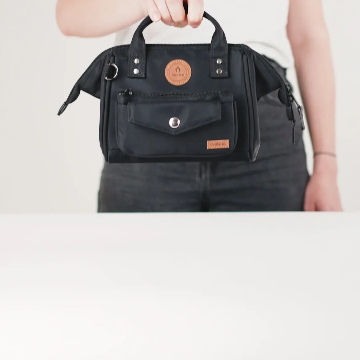 Adventurer Umhängetasche Crossbody S Capri